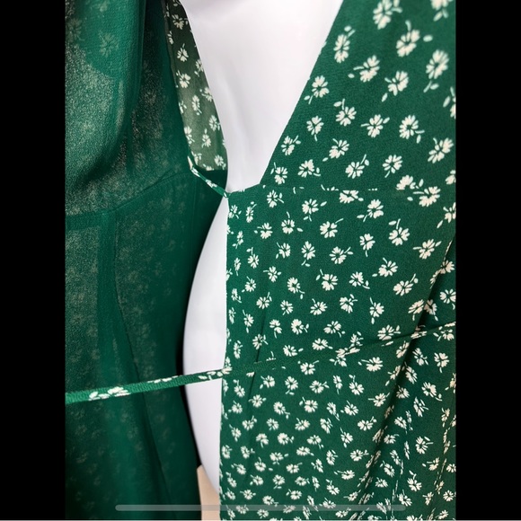 REFORMATION Lucky Mini Dress Chive Emerald Green White Floral Clover Wrap Short - Picture 12 of 15